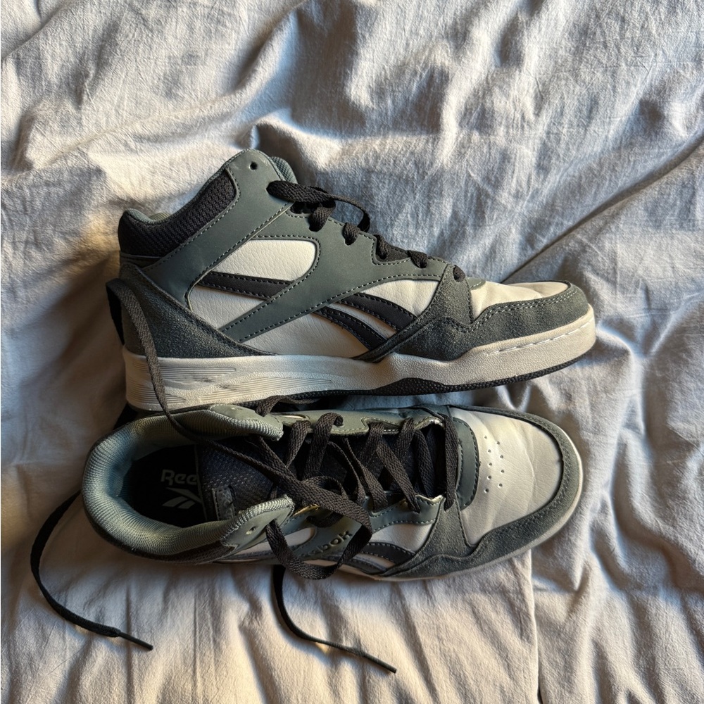 Cream and green Reebok high top trainers. #trendy #comfy #stylish